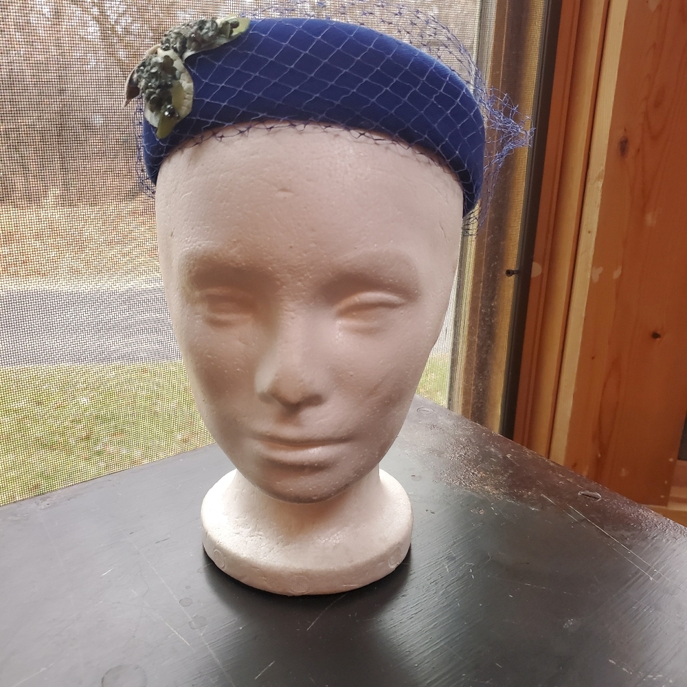 1950s Union Made Blueā Velvet, Floral Applique Hat